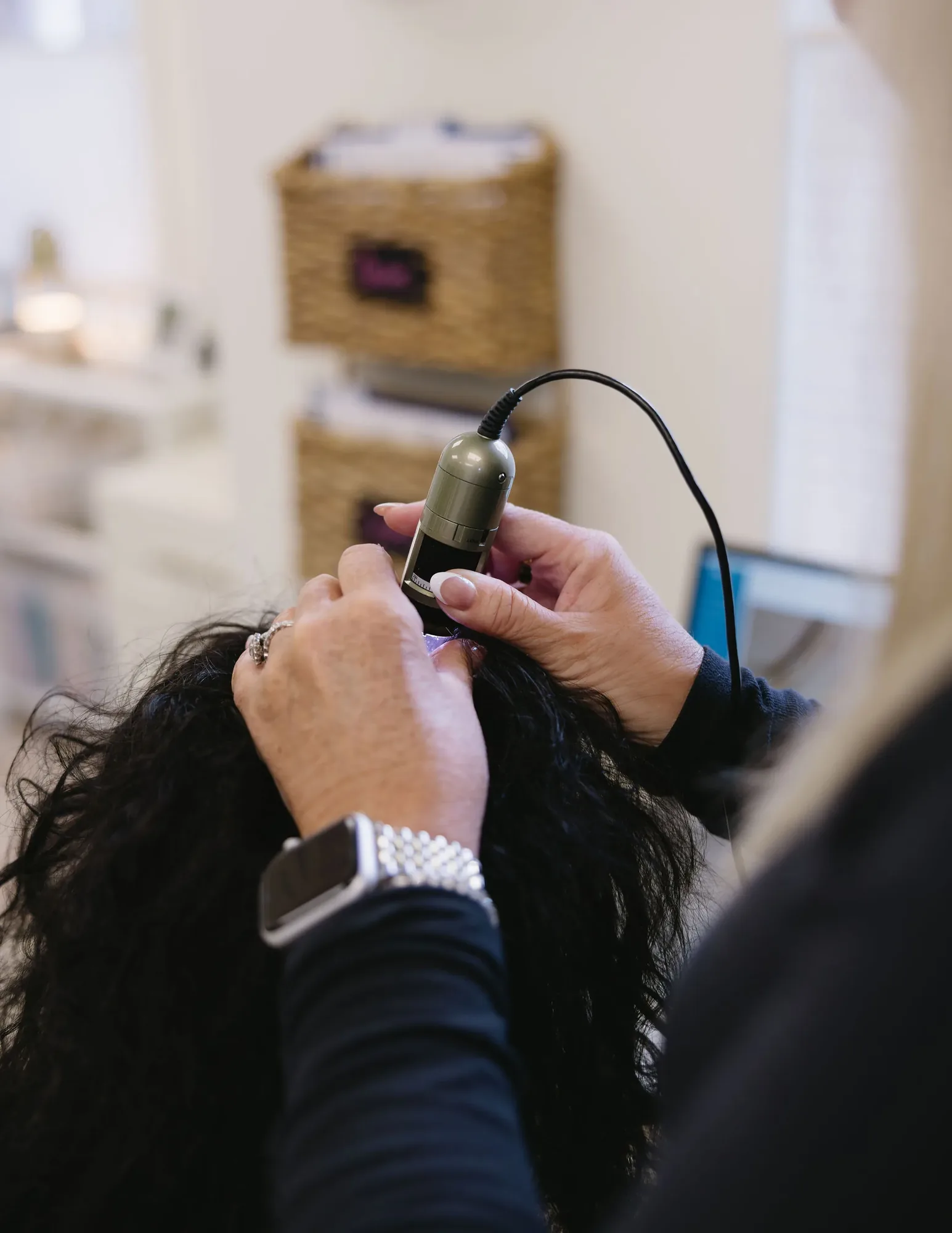 Scalp examination with a digital microscope